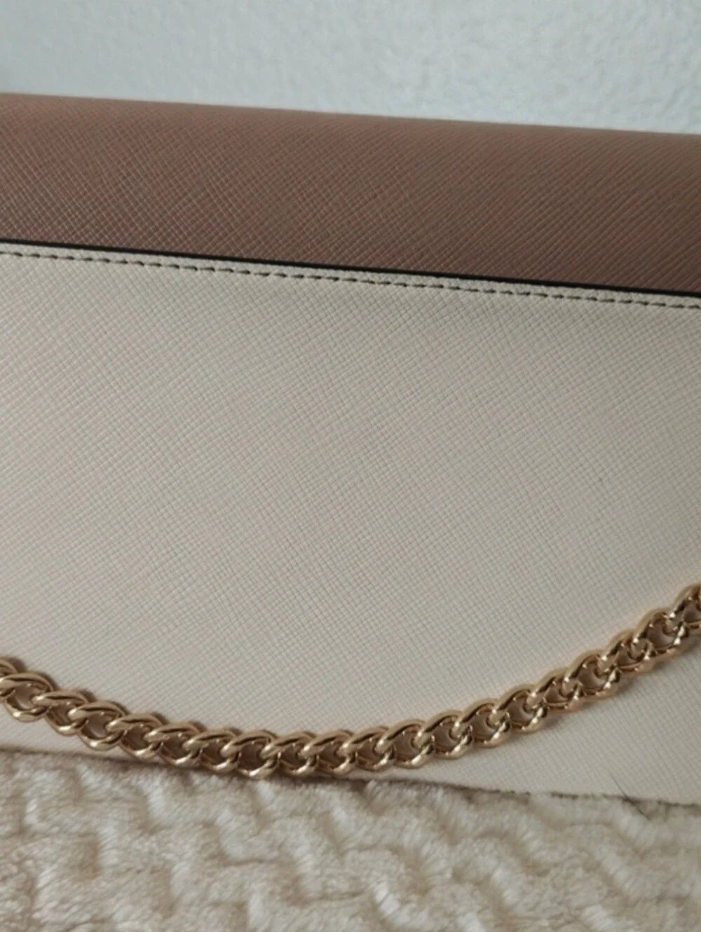 Kate spade Two-Tone Taupe & Cream Chain Crossbody Bag GUC